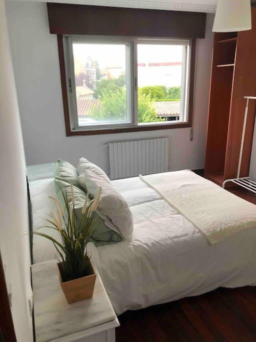 Vivienda Amplia Y Luminosa A Escasos Metros De La Playa De Cangas. ภายนอก รูปภาพ