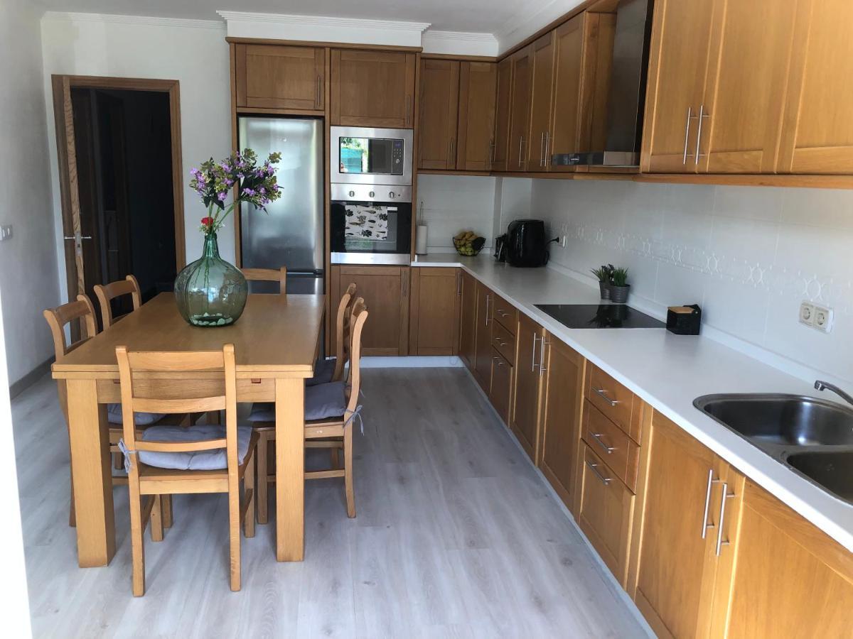 Vivienda Amplia Y Luminosa A Escasos Metros De La Playa De Cangas. ภายนอก รูปภาพ