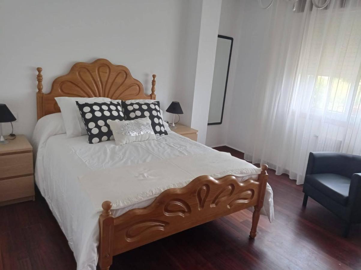 Vivienda Amplia Y Luminosa A Escasos Metros De La Playa De Cangas. ภายนอก รูปภาพ