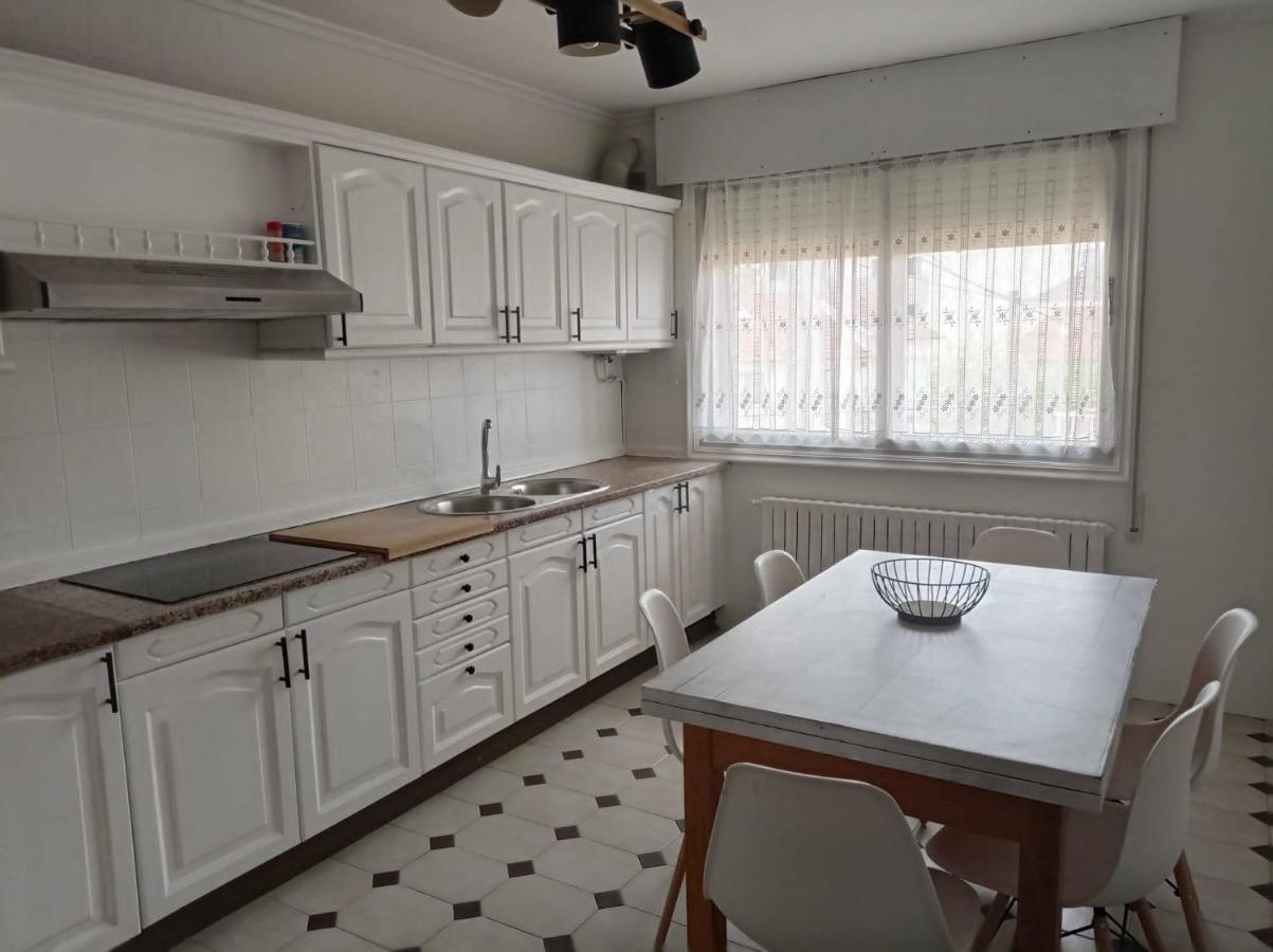 Vivienda Amplia Y Luminosa A Escasos Metros De La Playa De Cangas. ภายนอก รูปภาพ